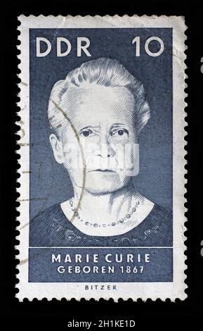 Briefmarke der DDR, zeigt Marie Sklodowska Curie, um 1967. Stockfoto