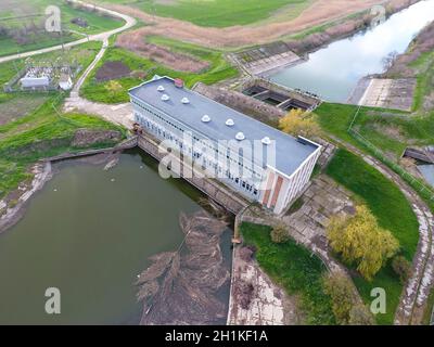 Wasserpumpstation Bewässerungssystems Reisfelder. Ansicht von oben. Stockfoto