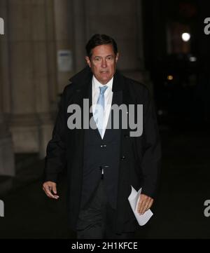 London, England, Großbritannien. Oktober 2021. JES STALEY, Chief Executive Officer von Barclays Plc, wird beim Dinner in der Downing Street „Global Britain“, das vom britischen Premierminister Boris Johnson veranstaltet wird, zu sehen sein (Foto: © Tayfun Salci/ZUMA Press Wire) Stockfoto