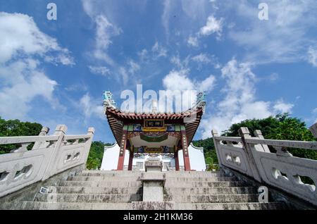 Georgetown, Penang/Malaysia - 27 2016. August: Eingang des Tien Kong Than Temple am Morgen. Stockfoto