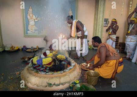 Bukit Mertajam, Penang/Malaysia - Apr 09 2017: Zeremonie im Sri Mangalanayagi Amman Devasthanam Tempel durian Feier. Stockfoto