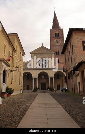 Acqui Terme citiscape, berühmte italienische Kurstadt. Foto von Hires. Stockfoto