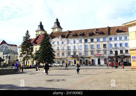 Europäische Stadt Ivano-Frankiwsk Westukraine. Ivano-Frankivsk Stadtansichten: Zentraler Teil der Stadt. Reisen in Europa Stockfoto