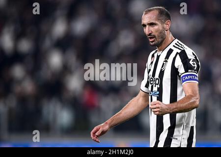 Turin, Italien. 17. Oktober 2021. Giorgio Chiellini von Juventus FC zeigt sich während des Fußballspiels der Serie A zwischen dem FC Juventus und AS Roma. Kredit: Nicolò Campo/Alamy Live Nachrichten Stockfoto