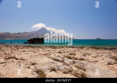 GRAMVOUSA - BALOS, DIE INSEL KRETA, GRIECHENLAND - 4. JUNI 2019: Wunderschöner Meerblick auf der Insel Balos. Stockfoto