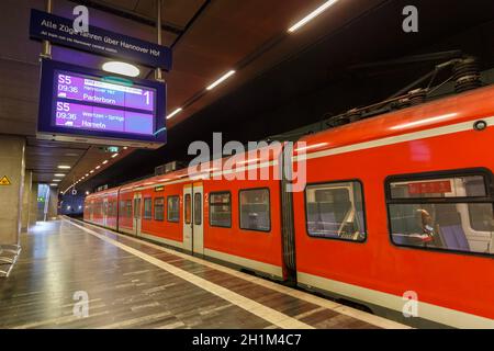 Hannover, Deutschland - 9. August 2020: Bahnhof des Flughafens Hannover in Deutschland. Stockfoto