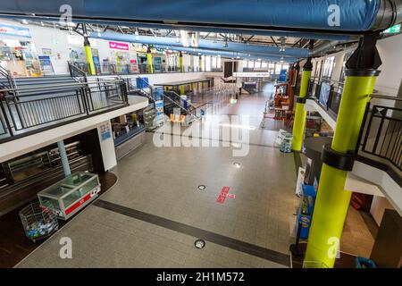 Ahden, Deutschland - 8. August 2020: Terminalgebäude des Flughafens Paderborn Lippstadt in Deutschland. Stockfoto