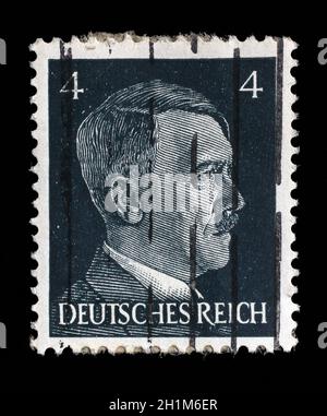 Die in Deutschland gedruckte Briefmarke zeigt das Bild von Adolf Hitler, Serie, 1941. Stockfoto
