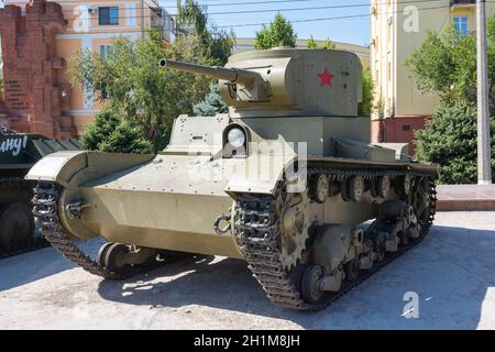 Wolgograd, Russland - 26. August 2019: Ausstellung leichter Panzer T-26 des Museums-Reservats "Schlacht von Stalingrad", Wolgograd, Russland Stockfoto