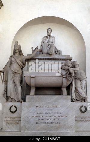 Marmor Kenotaph für Italienische mittelalterlichen Dichter Dante Alighieri, entworfen von italienischen klassizistischen Bildhauer Stefano Ricci, der Basilika von Santa Croce (Basilika Stockfoto