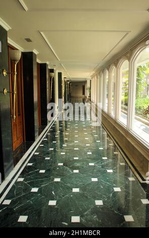 Das Oberoi Grand Hotel, das früher als das Grand Hotel bekannt war, liegt im Herzen von Kalkutta an der Jawaharlal Nehru Road Stockfoto