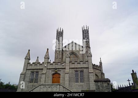 St. Patrick's Cathedral ist eine gotische römisch-katholische Kathedrale, die 1847 in Dundalk, Co. Louth, Irland, erbaut wurde. Stockfoto