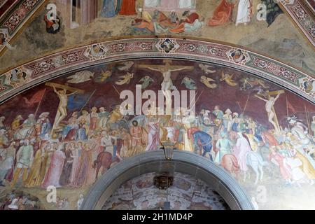 Die Kreuzigung, Fresko von Andrea Bonaiuto Di, Spanische Kapelle in Santa Maria Novella Principal dominikanische Kirche in Florenz, Italien Stockfoto