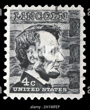 Briefmarke zeigt Bildportrait von Abraham Lincoln, dem 16. Präsidenten der Vereinigten Staaten von Amerika, um 1965. Stockfoto