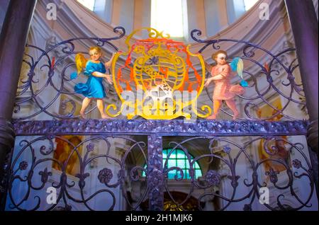 Salzburg, Österreich - Mai 01, 2017: Das Innere der Trinity-Church in Salzburg, Österreich. Die Kirche wurde zwischen 1694 und 1702 in Salzburg, Österreich Stockfoto