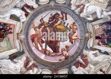 Mars der Medici Wappen zwischen putti Fresko von Bernardino Poccetti Ospedale degli Innocenti - Außen Arcade, Florenz, Italien Stockfoto