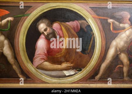 Der hl. Matthäus und zwei Engel, die einen Vorhang, Altar von Morelli Kapelle in der Basilika di Santa Croce (Basilika des Heiligen Kreuzes) in Florenz, Stockfoto