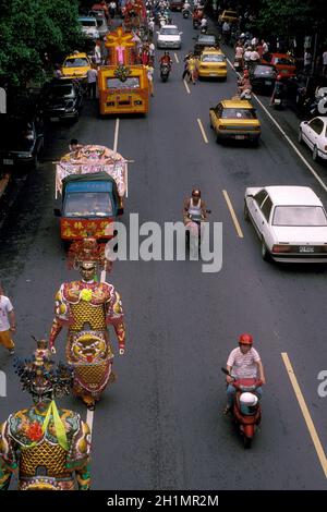 Eine traditionelle Mazu-Parade und ein taoistisches religiöses Festival im Stadtzentrum von Taipei in Taiwan im Osten von Aasia. Taiwan, Taipeh, Mai 2001 Stockfoto