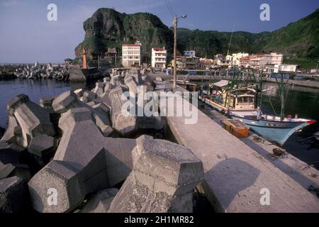 Das Fischerdorf Fulung am Pazifischen Ozean im Norden Taiwans von Ost-Aasia. Taiwan, Taipeh, Mai 2001 Stockfoto