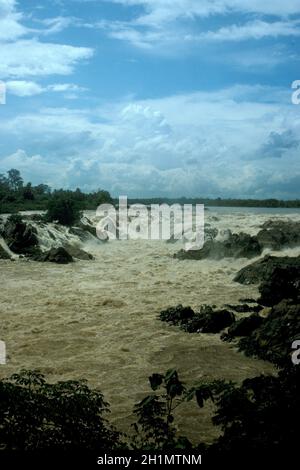 Die Wasserfälle von Khon Phapheng des Mekong Flusses im Dorf Don Khong in Lao im Süden Laos. Lao, Don Khon, Juli 1996 Stockfoto