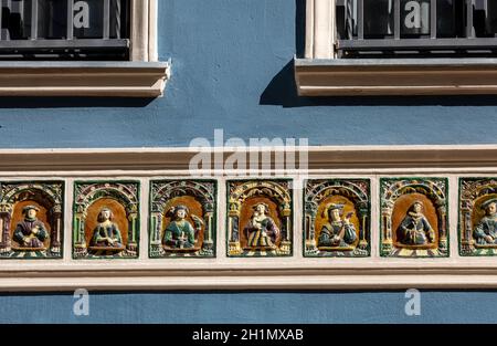 Danzig, Polen - 6. September 2020: Die Fassaden der restaurierten Patrizierhäuser von Gdańsk in Long Lane in der Altstadt Stockfoto