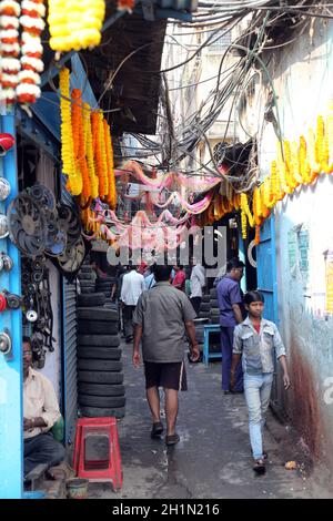 Autoteile-Lager auf Malick Bazar in Kalkutta, Indien Stockfoto