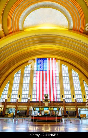 Cincinnati, Ohio, 29. August 2020: Zentrale Halle (die Rotunde) eines historischen Cincinnati Union Terminal Gebäudes, in dem sich das Cincinnati Museum Center befindet Stockfoto