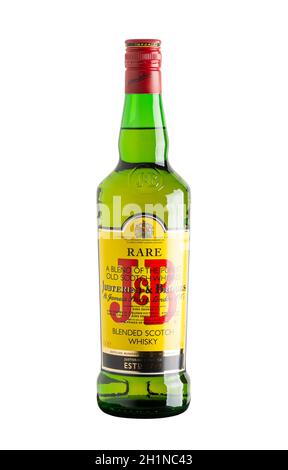 Eine Flasche JB Rare Whisky isoliert auf Weiß. Der JB Rare ist ein Blended Scotch Whisky, der von Justerini und Brooks entwickelt wurde. Stockfoto