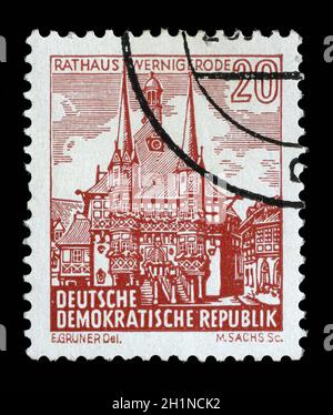 Stempel ausgestellt in Deutschland - Demokratische Republik (DDR) zeigt, Rathaus, Wernigerode, Landschaften und historischen Gebäuden Serie, ca. 1961. Stockfoto