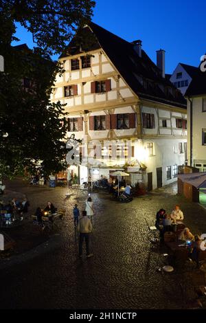 Schiefes Haus, Fachwerkhaus aus dem 15. Jahrhundert, aufgenommen in das Guinnes-Buch der Rede als schickes Haus der Welt, Ulm, Baden-Württemberg, Stockfoto