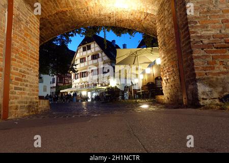 Schiefes Haus, Fachwerkhaus aus dem 15. Jahrhundert, aufgenommen in das Guinnes-Buch der Rede als schickes Haus der Welt, Ulm, Baden-Württemberg, Stockfoto