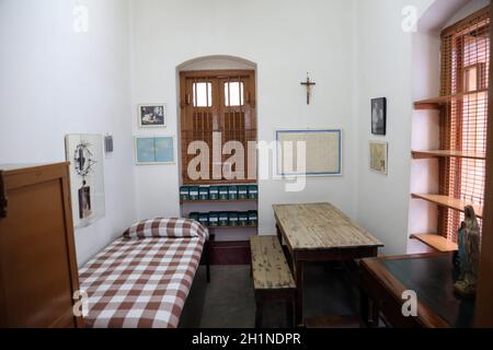 Das ehemalige Zimmer von Mutter Teresa im Mutterhaus in Kolkata, Westbengalen, Indien Stockfoto