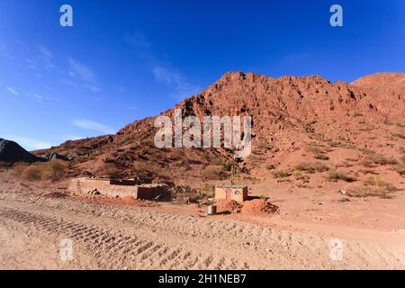 Kleine Stadt aus Bolivien. Quebrada de Palmira. bolivianischen Landschaft Stockfoto