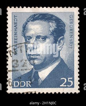 Stempel ausgestellt in Deutschland - Demokratische Republik (DDR) zeigt Max Reinhardt (1873-1943), österreichisch-amerikanischer Theater- und Filmregisseur, Intendant geboren, und Stockfoto