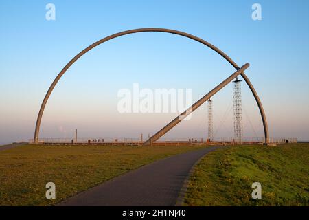 HERTEN, 27. NOVEMBER 2020: Hoheward-Spitze, Wahrzeichen der Metropole Ruhr gegen Himmel am 27. November 2020 in Herten Stockfoto