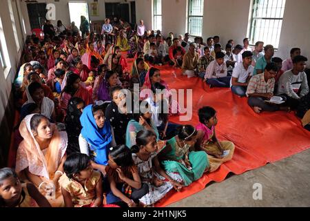 Messe in einer Kirche in Chunakhali, Westbengalen, Indien Stockfoto