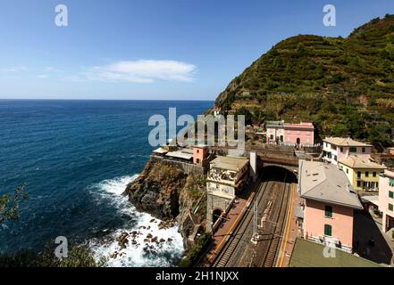 Riomaggiore, Italien - 6. September 2011: Riomaggiore - eine der Städte der Cinque Terre in Italien Stockfoto