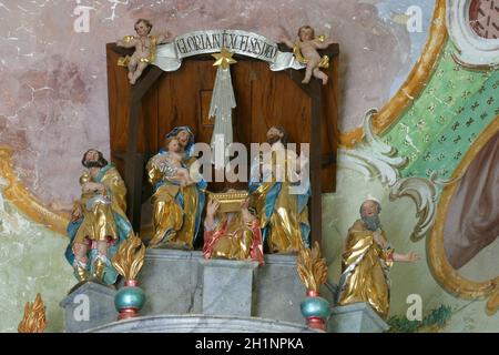 Krippe, Anbetung der Könige, Statue auf der Kanzel in der Kirche der Heiligen Drei Könige in Komin, Kroatien Stockfoto