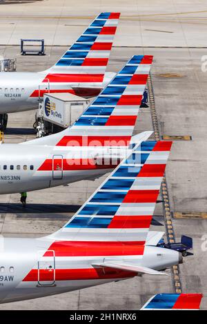 Phoenix, Arizona - 8. April 2019: American Airlines fliegt am Phoenix Airport (PHX) in Arizona. Stockfoto