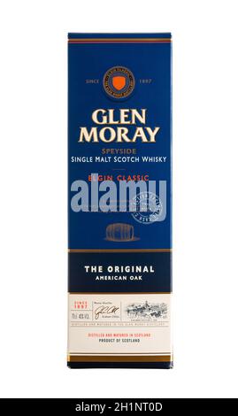 BAYONNE, FRANKREICH - CA. DEZEMBER 2020: Glen Morray Classic Single Malt Whisky-Flaschenbox isoliert auf weißem Hintergrund Stockfoto