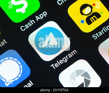 BAYONNE, FRANKREICH - CA. JANUAR 2021: Telegramm-App-Symbol auf dem Apple iPhone-Bildschirm. Telegram ist eine Cloud-basierte Instant Messaging-Software und -Anwendungen Stockfoto