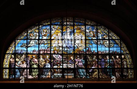 Übernahme der Jungfrau durch Edouard Amedee Didron, Glasfenster in Saint Thomas von Aquin in Paris, Frankreich Stockfoto