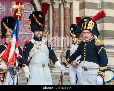 Marseille, Frankreich - Dezember 4, 2016: Antike für Offiziere in der Armee an der Rekonstruktion der historischen Ereignis vor der Kathedrale de la Major in der Marseill Stockfoto