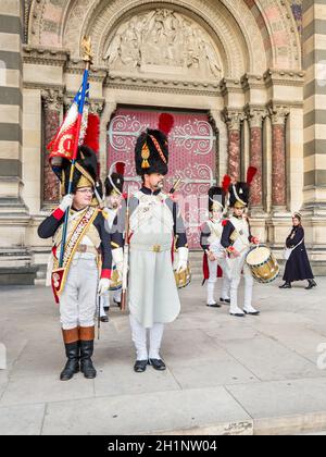 Marseille, Frankreich - Dezember 4, 2016: Antike für Offiziere in der Armee an der Rekonstruktion der historischen Ereignis vor der Kathedrale de la Major in der Marseill Stockfoto