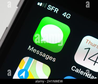 BAYONNE, FRANKREICH - CIRCA JANUAR 2021: Nachrichten App Icon auf dem Apple iPhone Bildschirm. Stockfoto