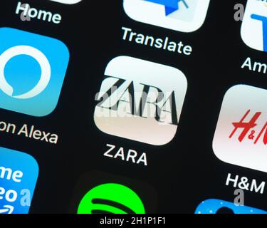 BAYONNE, FRANKREICH - CIRCA JANUAR 2021: Zara App-Symbol auf dem Apple iPhone-Bildschirm. Stockfoto
