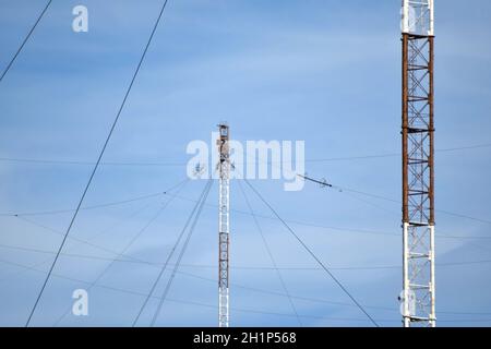 Arbeitsbühnen für die Übertragung von Radiowellen im langwelligen Bereich. Mittel der Kommunikation mit u-Booten. Stockfoto