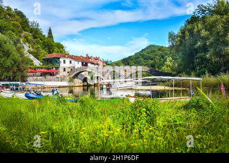 Berühmte Stari am meisten in einer kleinen Stadt von Montenegro Stockfoto