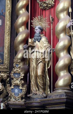 Statue des heiligen Benedikt auf dem Hauptaltar im Zisterzienserkloster Bronnbach in Reicholzheim bei Wertheim Stockfoto