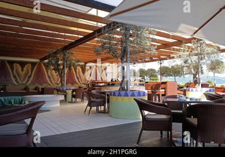 Entspannendes Hotel Terrasse im Grand Hotel Bernardin Portoroz, Slowenien Stockfoto